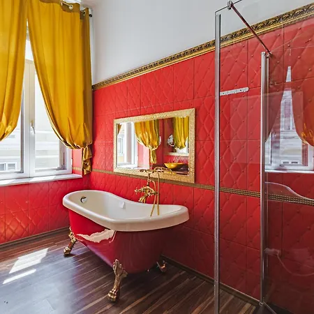 ゲストハウス Centro Rooms-camere Eleganti In Pieno Centro