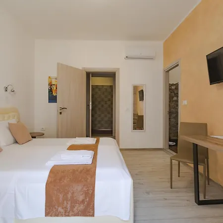 Centro Rooms-camere Eleganti In Pieno Centro ترييستي