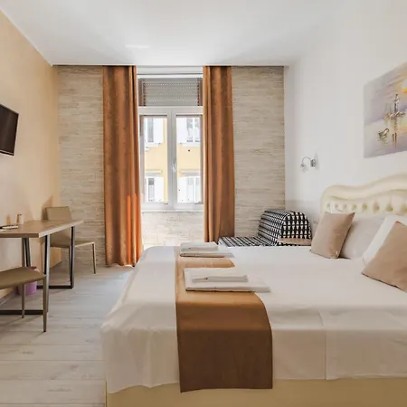 بيت ضيافة Centro Rooms-camere Eleganti In Pieno Centro 3*