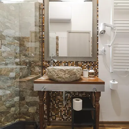 Centro Rooms-camere Eleganti In Pieno Centro 3* トリエステ