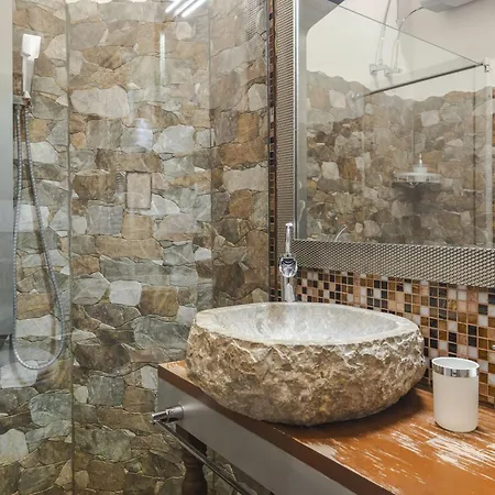 Centro Rooms-camere Eleganti In Pieno Centro 3*