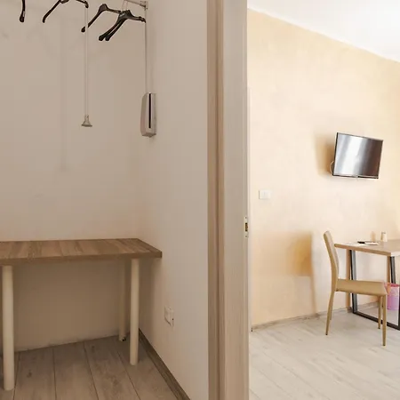 Centro Rooms-camere Eleganti In Pieno Centro 3* トリエステ